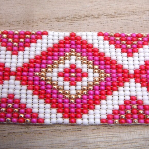 Loom Beaded Bracelet Pinks & White w/ Rose Gold - Picture 3 of 4